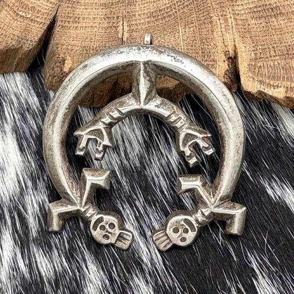 1990s Native American NAVAJO Sandcast Silver Double Yei Naja Pin Or Pendant - Picture 1 of 3